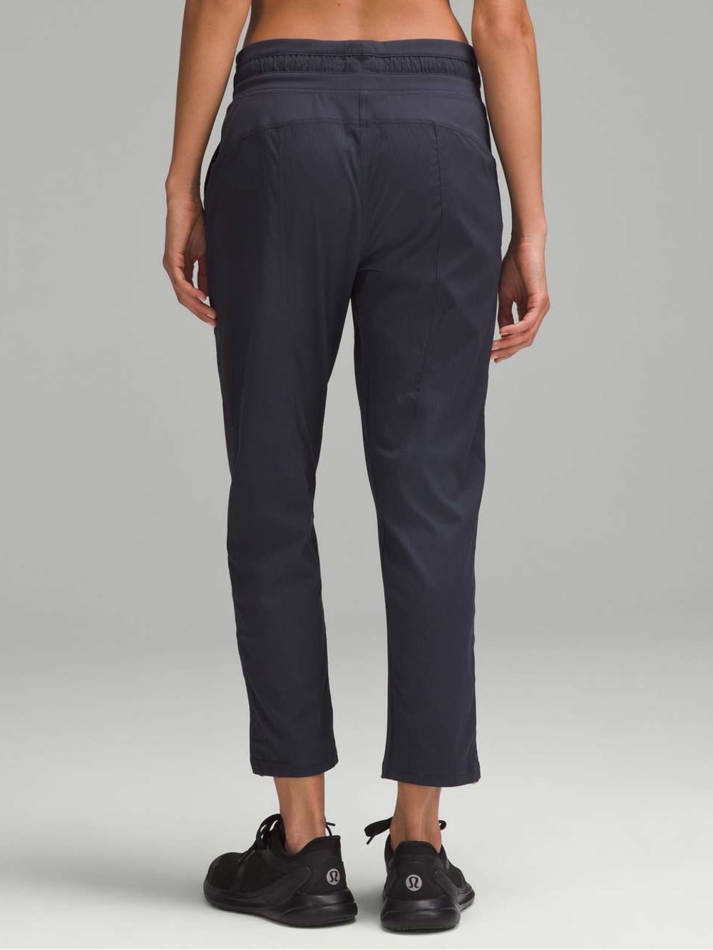 Lululemon Dance Studio Mid-Rise Cropped Pant
Black Night